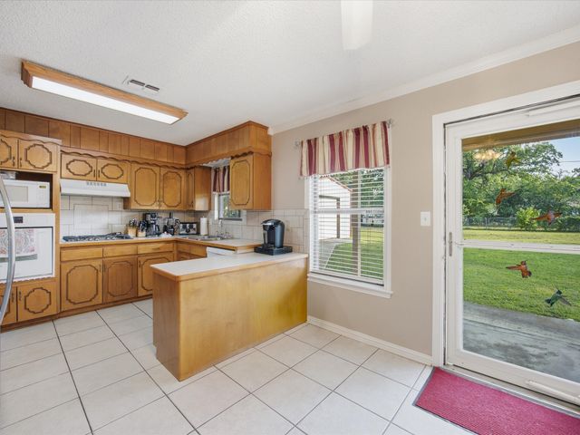309 Greathouse Street, Bridgeport, TX 76426