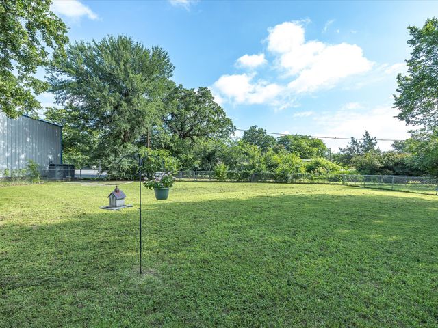 309 Greathouse Street, Bridgeport, TX 76426