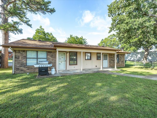 309 Greathouse Street, Bridgeport, TX 76426
