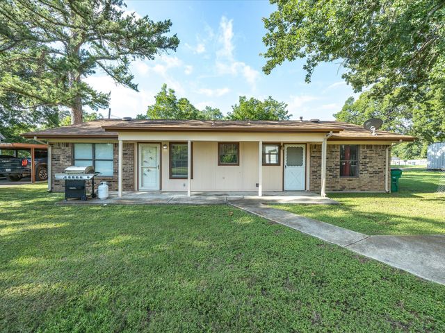 309 Greathouse Street, Bridgeport, TX 76426