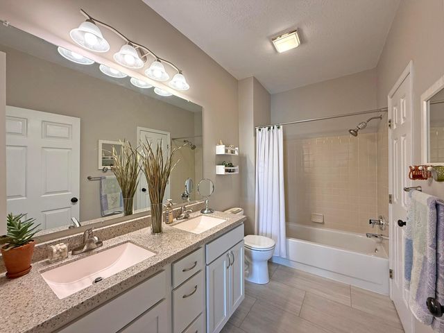 2480 Swan Drive, Grove City, OH 43123