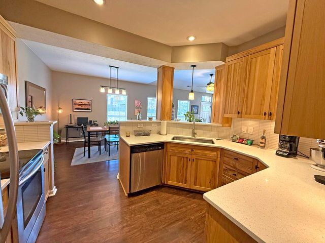 2480 Swan Drive, Grove City, OH 43123