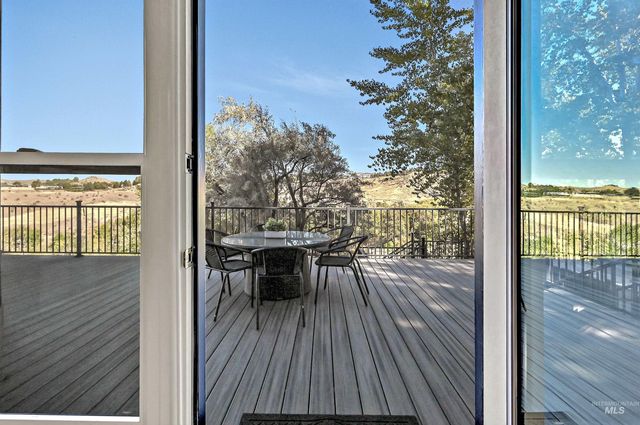 2798 N Cliffview Pl, Boise, ID 83702