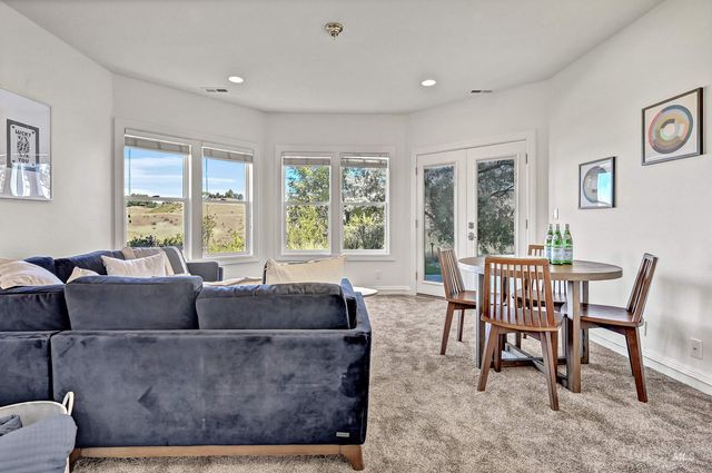 2798 N Cliffview Pl, Boise, ID 83702