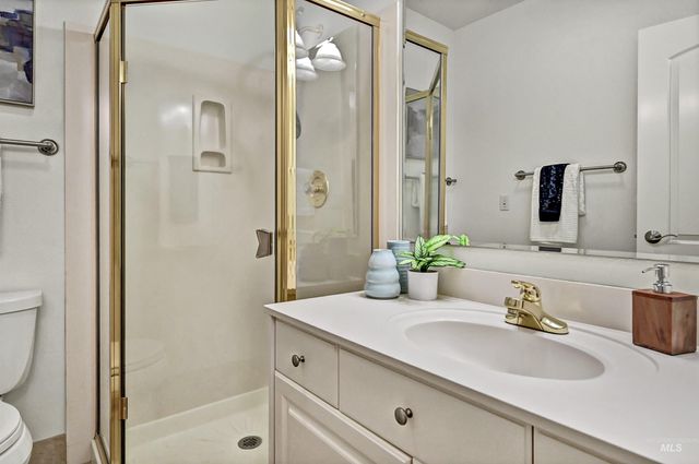 2798 N Cliffview Pl, Boise, ID 83702