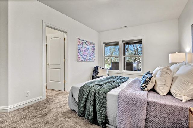 2798 N Cliffview Pl, Boise, ID 83702