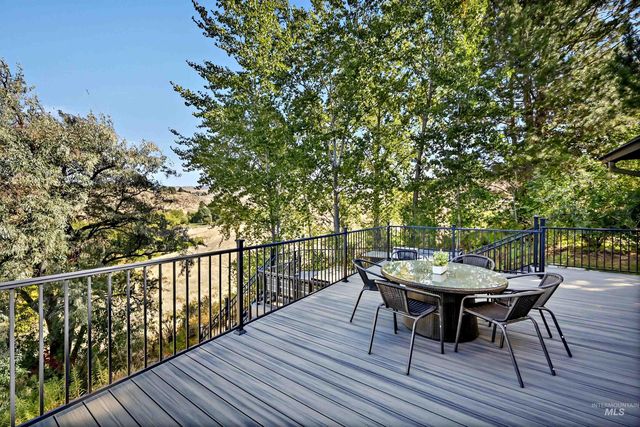 2798 N Cliffview Pl, Boise, ID 83702