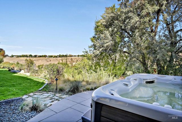2798 N Cliffview Pl, Boise, ID 83702