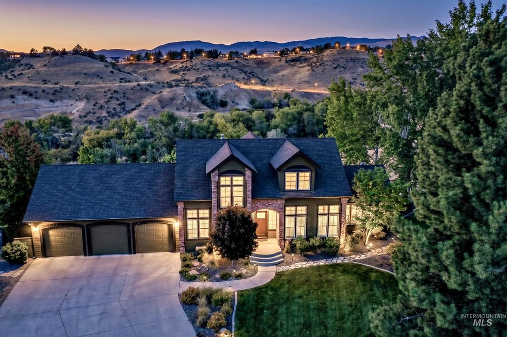 2798 N Cliffview Pl, Boise, ID 83702