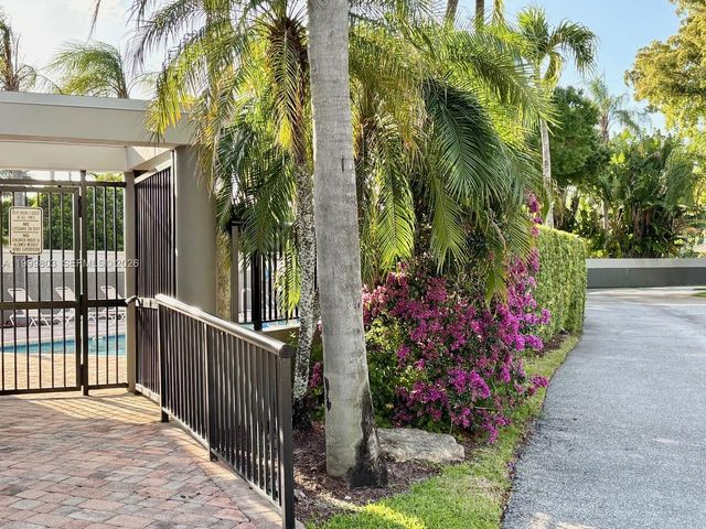 6728 Boca Pines Trail B, Boca Raton, FL 33433