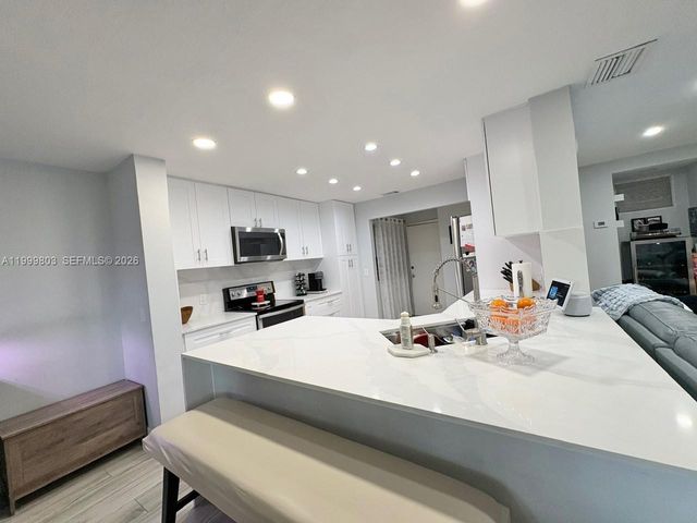 6728 Boca Pines Trail B, Boca Raton, FL 33433