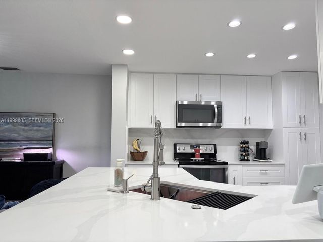 6728 Boca Pines Trail B, Boca Raton, FL 33433