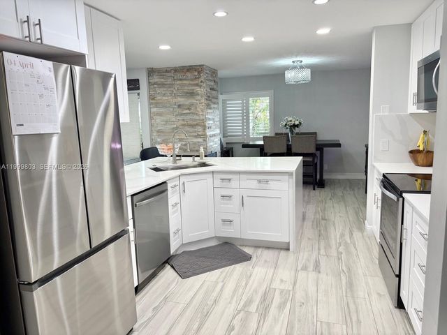 6728 Boca Pines Trail B, Boca Raton, FL 33433