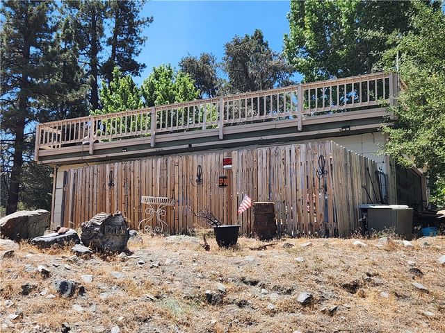 2164 Outer Hwy 2 S, Wrightwood, CA 92397
