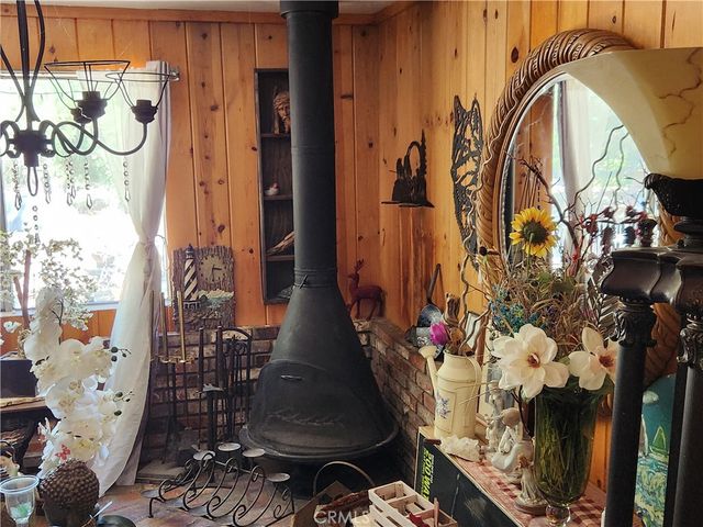 2164 Outer Hwy 2 S, Wrightwood, CA 92397