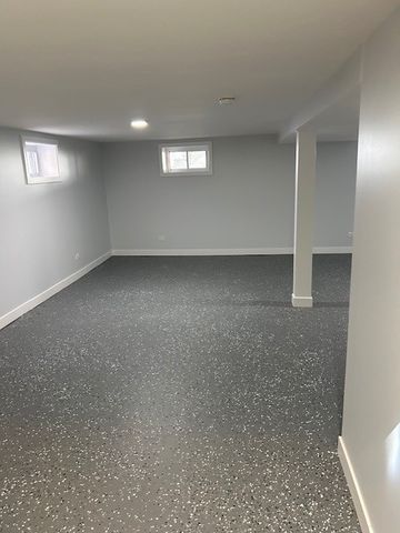 2358 Hainsworth Avenue, North Riverside, IL 60546