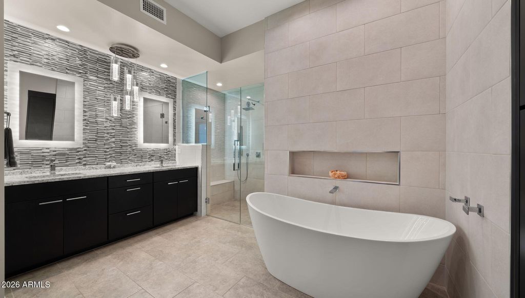Image 35 of property listing at 6525 E CAVE CREEK Road 21, Cave Creek, AZ 85331