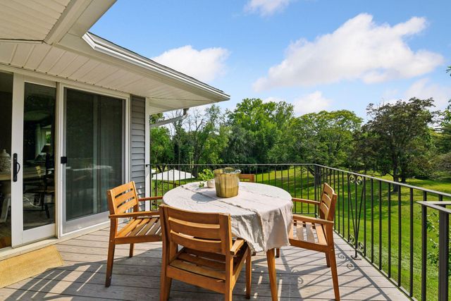 15803 Holdridge Road E, Wayzata, MN 55391