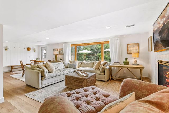 15803 Holdridge Road E, Wayzata, MN 55391