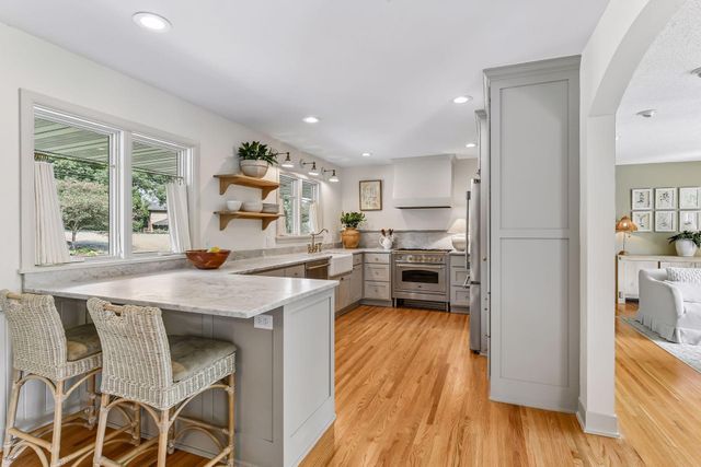 15803 Holdridge Road E, Wayzata, MN 55391