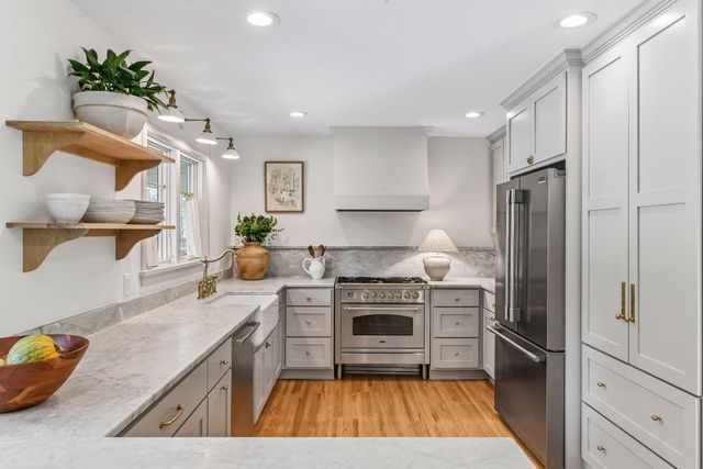 15803 Holdridge Road E, Wayzata, MN 55391