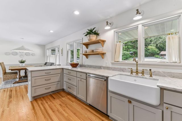 15803 Holdridge Road E, Wayzata, MN 55391
