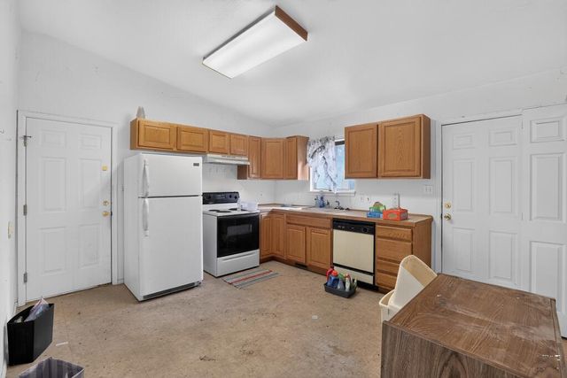 820 S McCoy Dr, Pueblo West, CO 81007