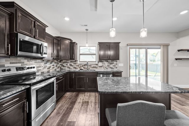105 Lucerne Ln, Clarksville, TN 37040