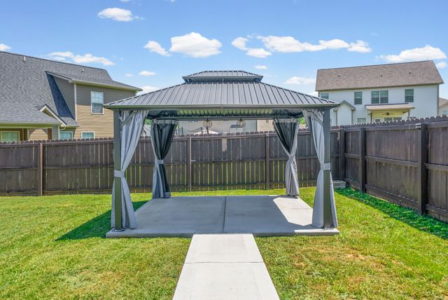 105 Lucerne Ln, Clarksville, TN 37040