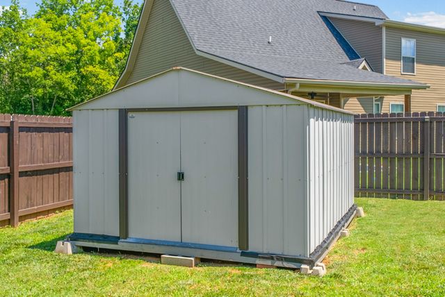 105 Lucerne Ln, Clarksville, TN 37040