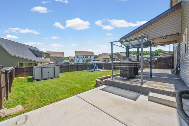 105 Lucerne Ln, Clarksville, TN 37040