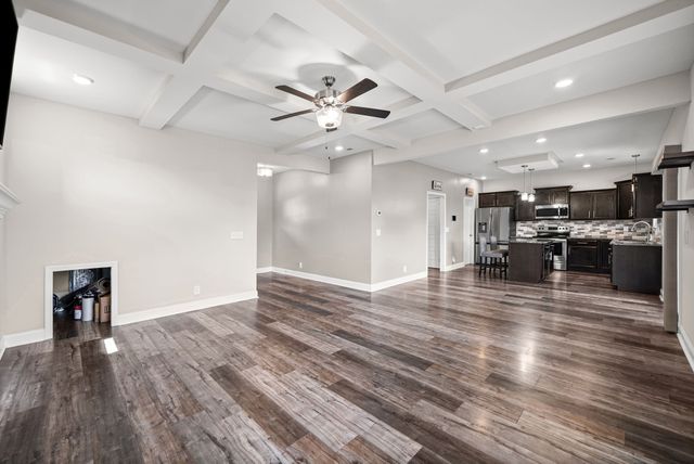 105 Lucerne Ln, Clarksville, TN 37040