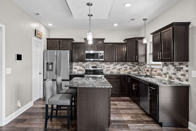 105 Lucerne Ln, Clarksville, TN 37040