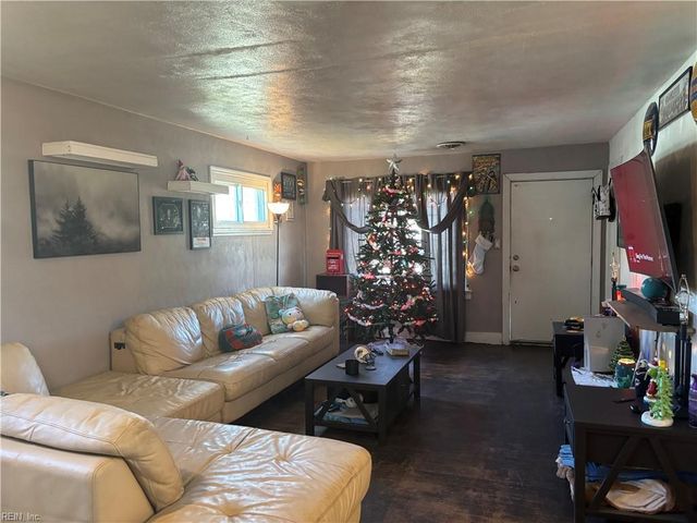 103 Swain AVE, Chesapeake, VA 23323