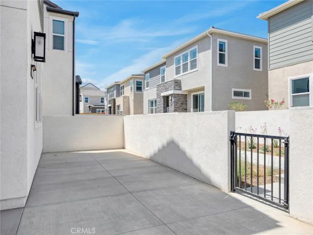 27399 Fox Den Place, Valencia, CA 91381