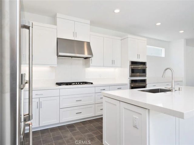 27399 Fox Den Place, Valencia, CA 91381