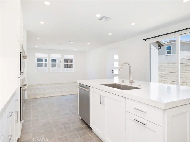 27399 Fox Den Place, Valencia, CA 91381