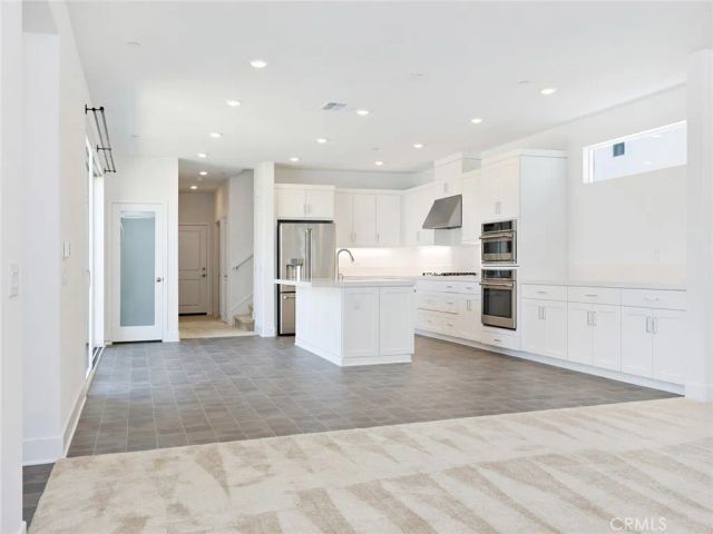 27399 Fox Den Place, Valencia, CA 91381