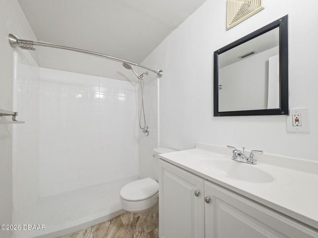 28 Country Club Dr # B, New Smyrna Beach, FL 32168