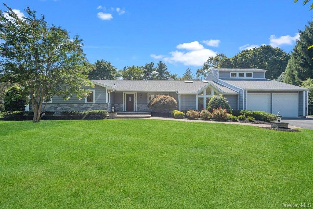 135 Hickman Street, Syosset, NY 11791 — photo 2
