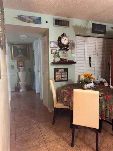 7115 NW 179th St 207, Hialeah, FL 33015