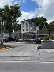 7115 NW 179th St 207, Hialeah, FL 33015