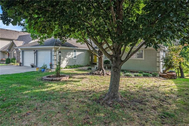 4001 N 37th Street, St Joseph, MO 64506