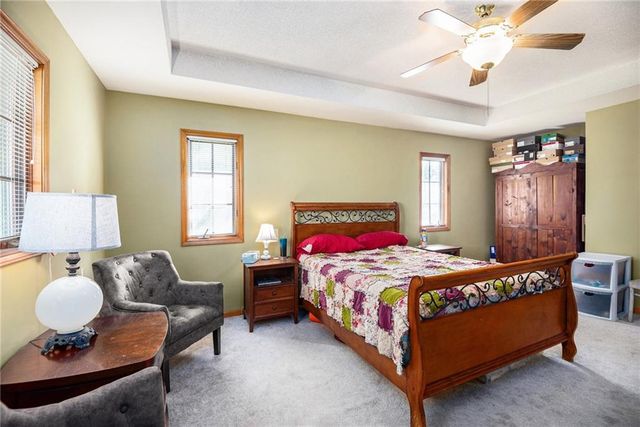 4001 N 37th Street, St Joseph, MO 64506