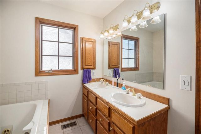 4001 N 37th Street, St Joseph, MO 64506