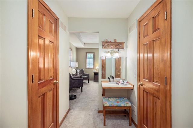 4001 N 37th Street, St Joseph, MO 64506