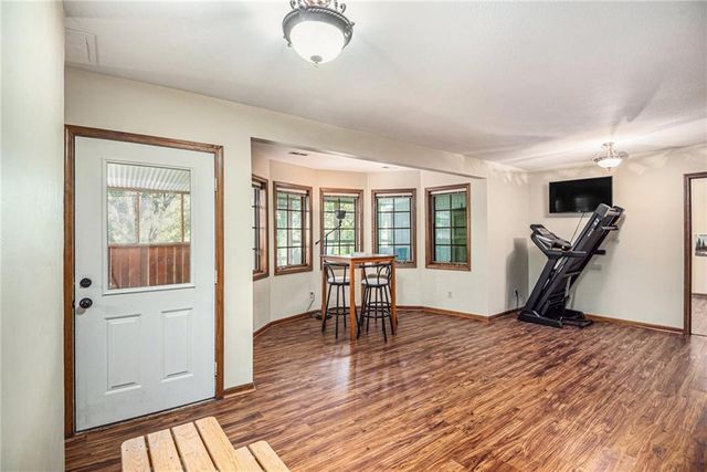 4001 N 37th Street, St Joseph, MO 64506