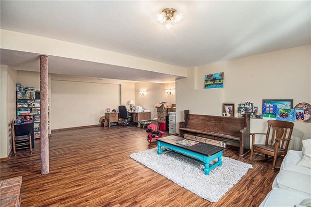 4001 N 37th Street, St Joseph, MO 64506