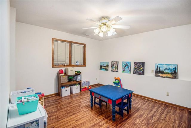 4001 N 37th Street, St Joseph, MO 64506