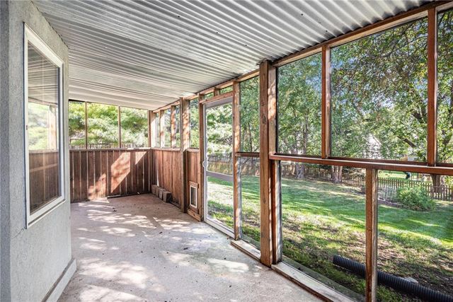 4001 N 37th Street, St Joseph, MO 64506